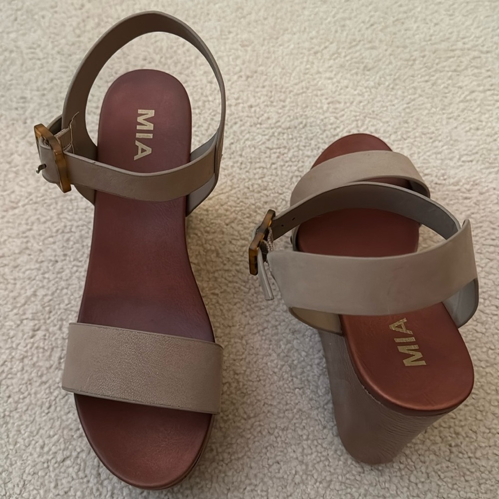 MIA wedges - NEVER WORN